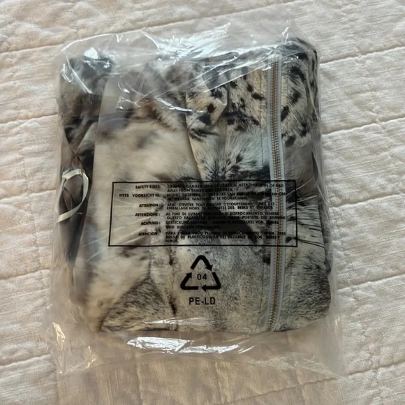 Romy loves Lulu snow leopard hooded romper 4t nwt